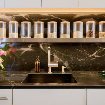 Financial District Apartment