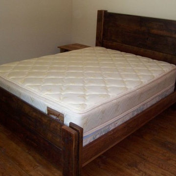 Straight plank barnwood Bed