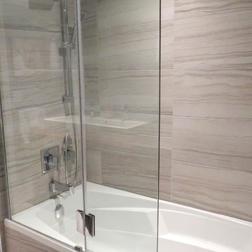 Bathtub with Glass Shower Shield
