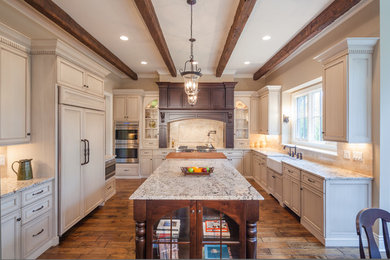 Inspiration for a timeless kitchen remodel in Chicago
