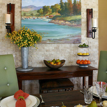 Casual Cottage Dining Room