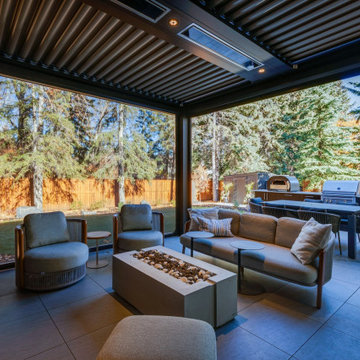 Modern Outdoor Entertainment Area W/Privacy Wall & Phantom Screens