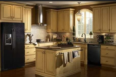 Example of a classic kitchen design in Phoenix