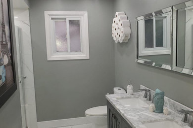 Bathroom - bathroom idea in Toronto