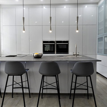Bright and Modern Kitchen with fantastic clean lines