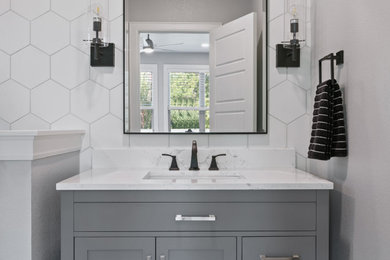 Bathroom photo in Other