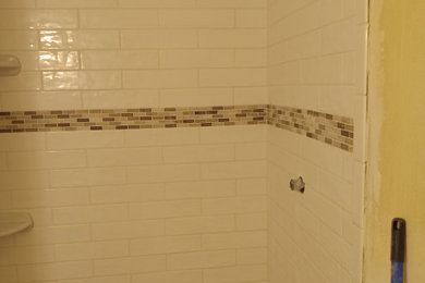 Bathroom - bathroom idea in New York
