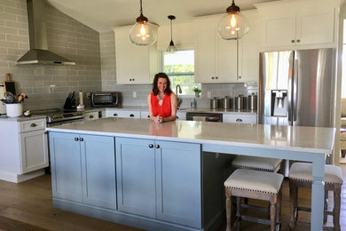 Example of a country kitchen design in Chicago