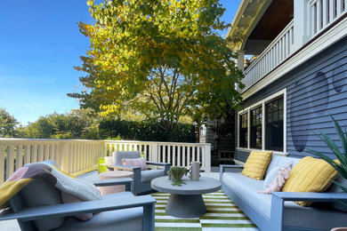 Inspiration for a contemporary deck remodel in Seattle