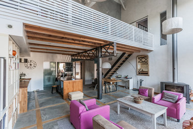 Cette image montre un salon urbain.