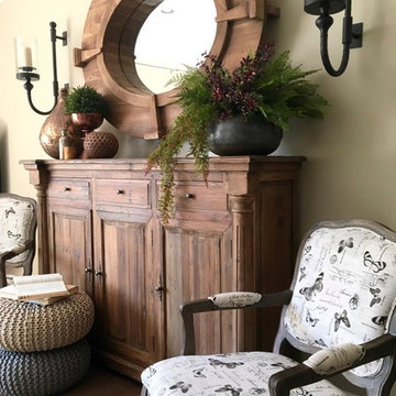 Monarch Accent Chair