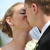 Kelly Skeval's photo