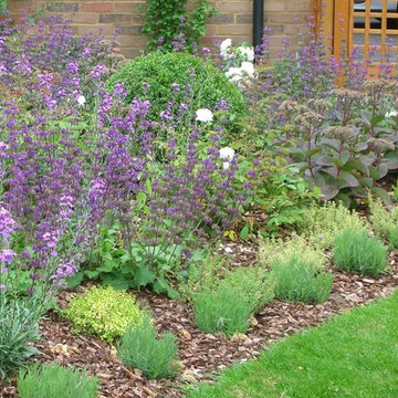 Fragrant front garden