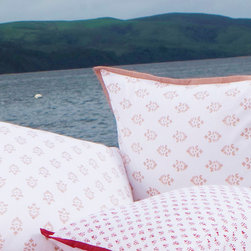 Attiser - Red and white bedding - Home Decor