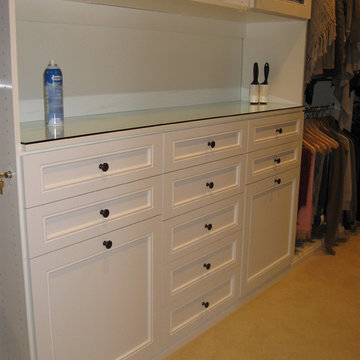 Master White Melamine Walk-In Closet