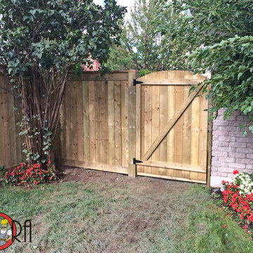 Palisade Style Wood Fence, 6x6 posts, with Horizontal Trim Boards