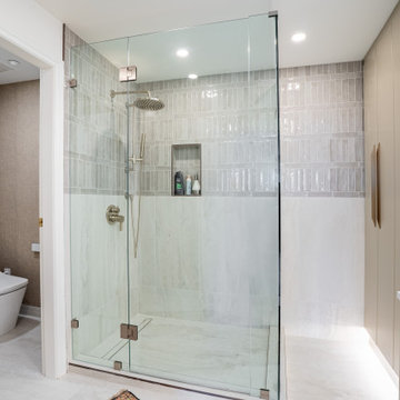 Coal Harbour Master Ensuite – Frameless Glass Walk-In Shower & Smart Toilet Suit