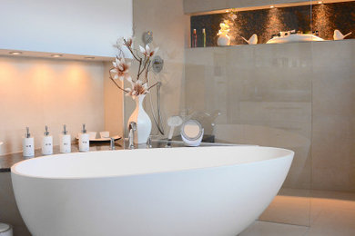 Modernes Badezimmer