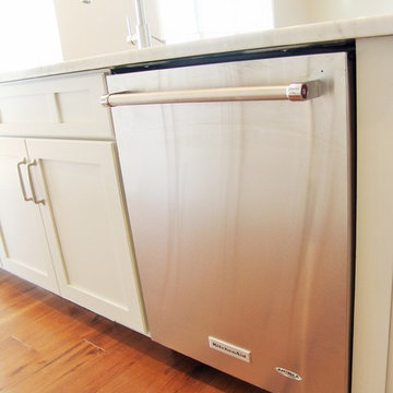 Tailor-made and Transitional White Kitchen. - Geneseo, IL