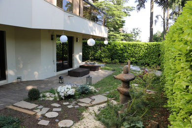 Imagen de jardín de estilo zen de tamaño medio en patio delantero