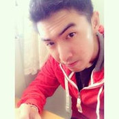 Mow Elvis's photo