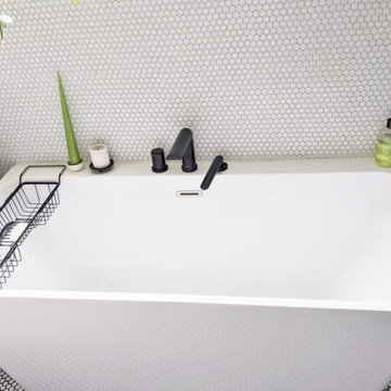 Montreal Black and White Bathroom Renovation