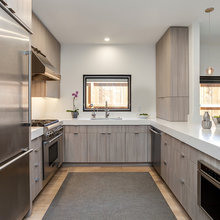 Hole Kitchen