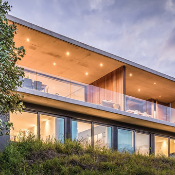 HOUSE BLOC