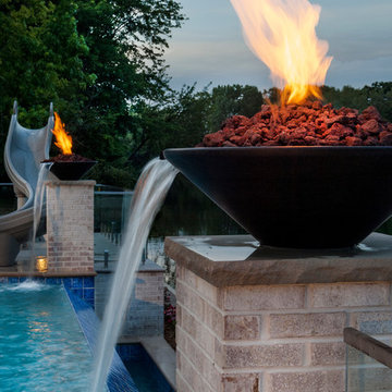 Morris, IL Infinity Edge Swimming Pool and Hot Tub