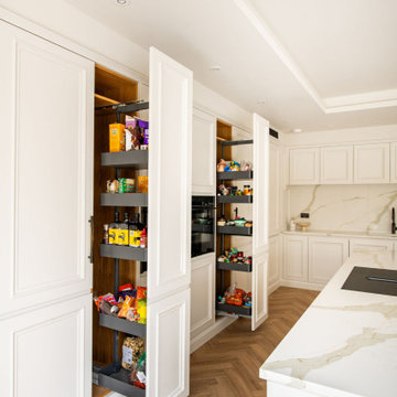 Handleless Traditional Soft Mapesbury Kitchen