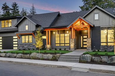 Transitional exterior home idea in Portland