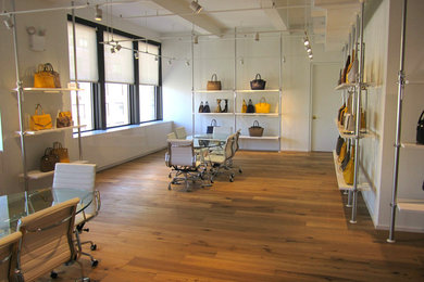Example of a trendy entryway design in New York