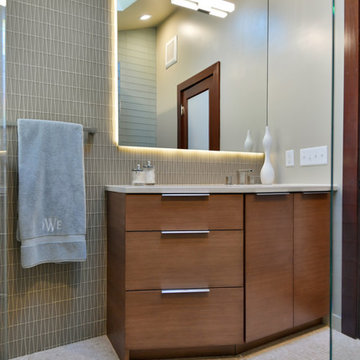 Midcentury-Modern Bath