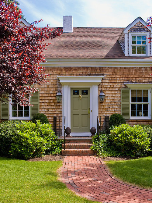 Best Cape Cod Front Door Design Ideas & Remodel Pictures | Houzz - SaveEmail