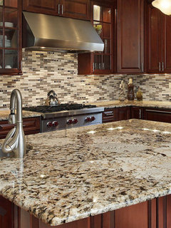 Does backsplash clash with countertops?