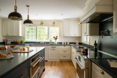 Kitchen - kitchen idea in Boston