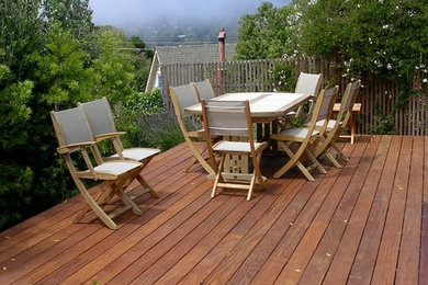 Inspiration for a mid-sized contemporary backyard deck remodel in San Francisco with no cover