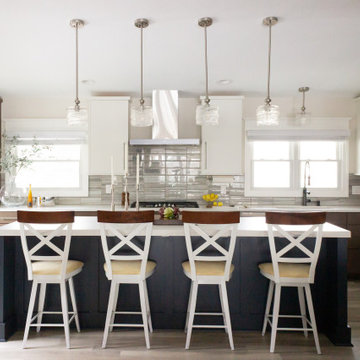 A Lakeside Summer Retreat Gets a Fresh Kitchen Makeover