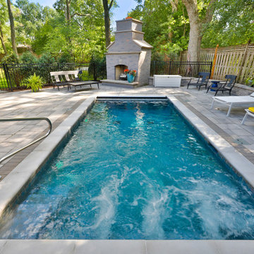 Hinsdale, IL Compact Rectilinear Swimming Pool with Automatic Pool Cover