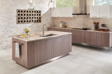 Trendy kitchen photo in Orange County
