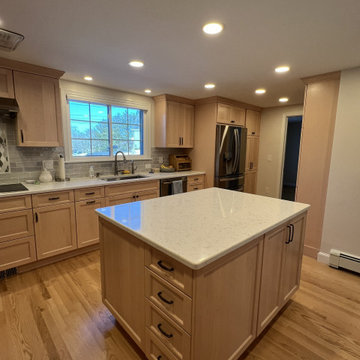 6612 - Bianco Breeze: Transforming with Quartz & Maple