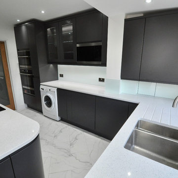 Lewis handleless kitchen