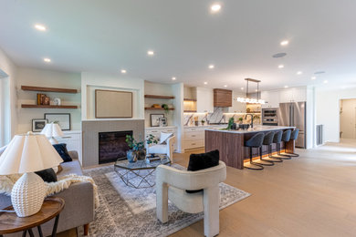 Example of a living room design in Other