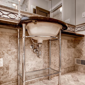 Drama and Distinction in a Master Bath