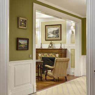 Idéer för att renovera en vintage hall, med flerfärgade väggar och klinkergolv i keramik