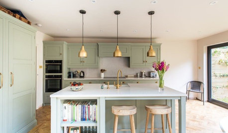 What Type of Splashback Would Go With a Green Kitchen?