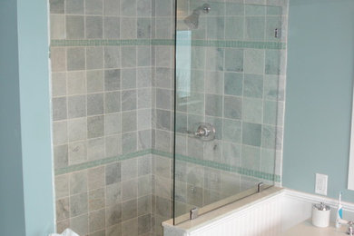 Example of a classic bathroom design in Boston