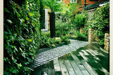 Photo of a contemporary home in Hampshire.