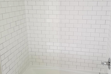 tub surround tile/floor tile