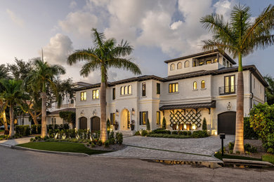Inspiration for an eclectic exterior home remodel in Tampa